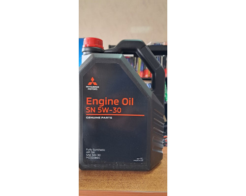 Моторна олія Mitsubishi Engine Oil 5W-30 4 л